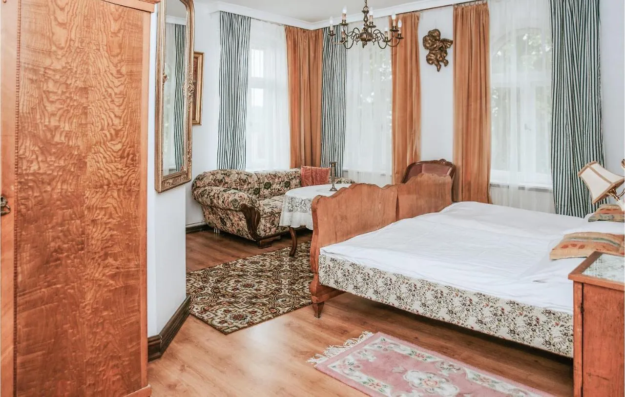 Cozy Apartment In Kolobrzeg With Wifi